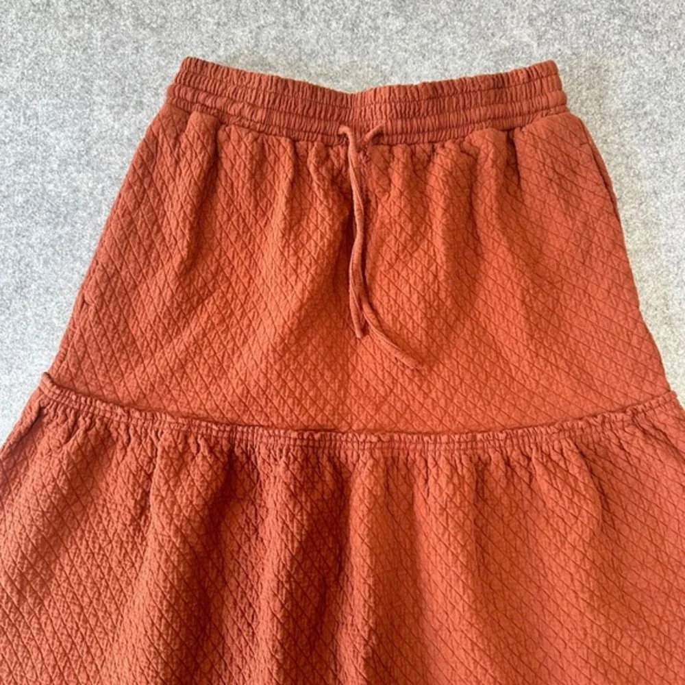 Madewell Size XS Diamond Quilted Tiered Midi Skirt Rust Orange Mahogany Cotton - Picture 2 of 6